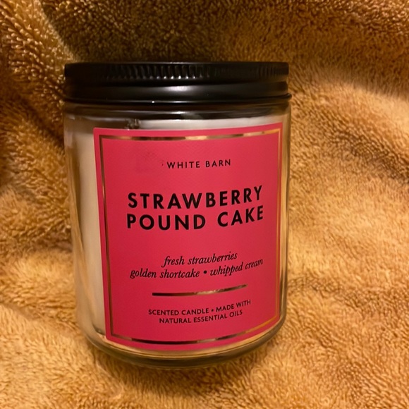Bath & Body Works Accents Bath Body Works Strawberry Pound Cake